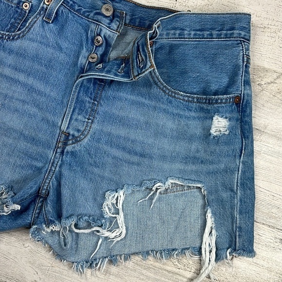 LEVI'S 501 Distressed Destroy Cut-off Jean Shorts Size 31 Button Fly Front Blue - Picture 4 of 17